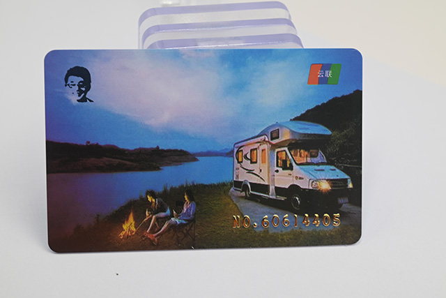 定制門禁鑰匙扣卡是選擇IC卡還是ID卡好？