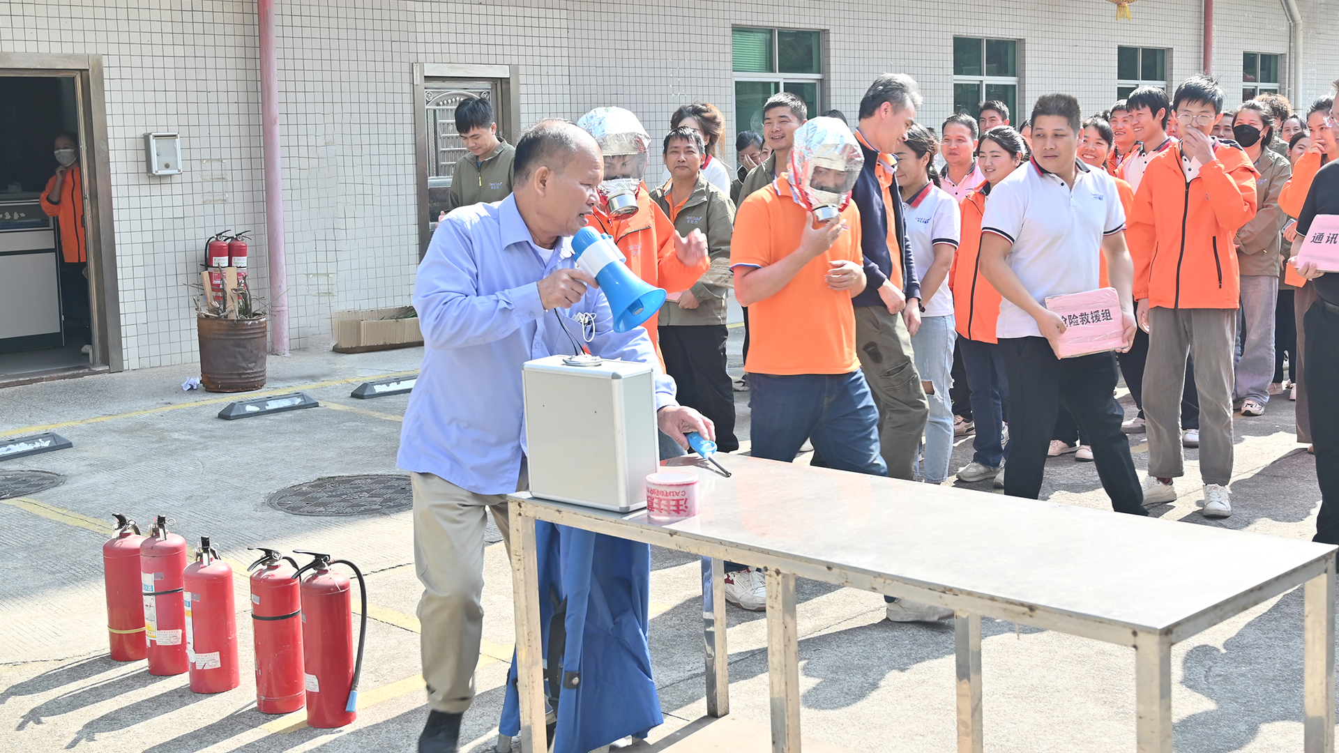 以練筑防，安全同行！卡立方集團(tuán)RFID智能卡定制工廠開展消防演練