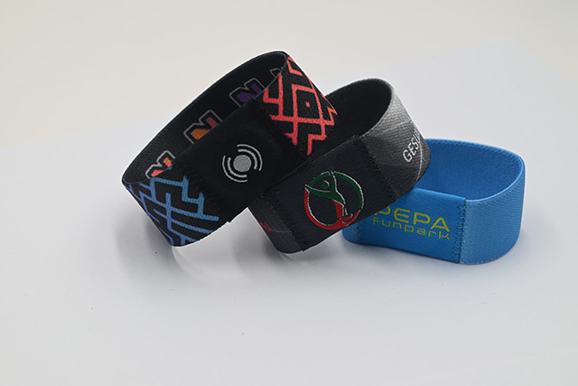 鐳射卡的制作，鐳射卡的優(yōu)點(diǎn)